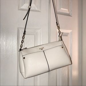 Cute White Crossbody 😍 (Gently Used)